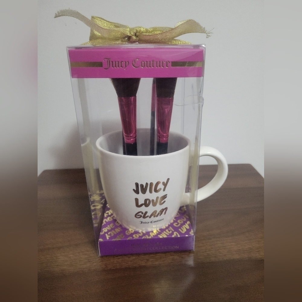 NEW☆ Juicy Couture Mug & Makeup Brush Set